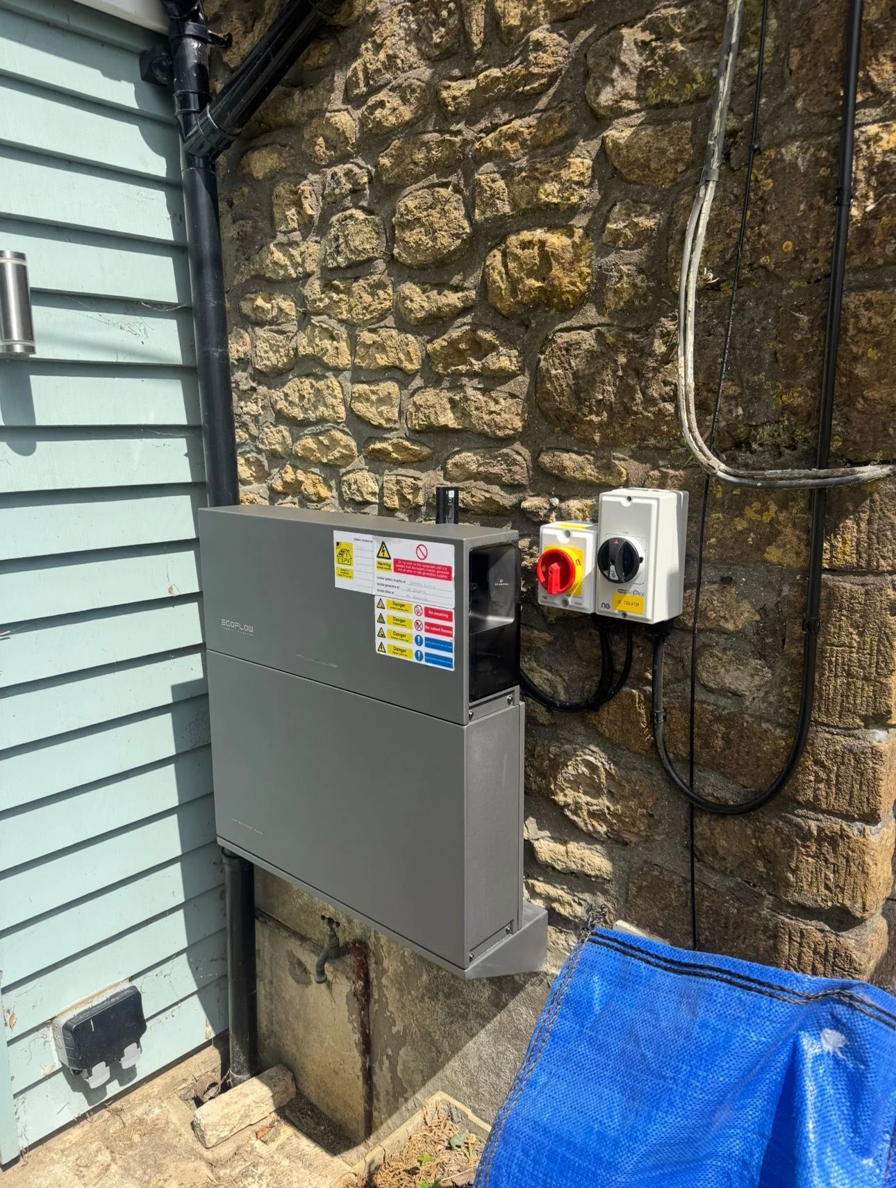 Outdoor DC isolators checked during testing